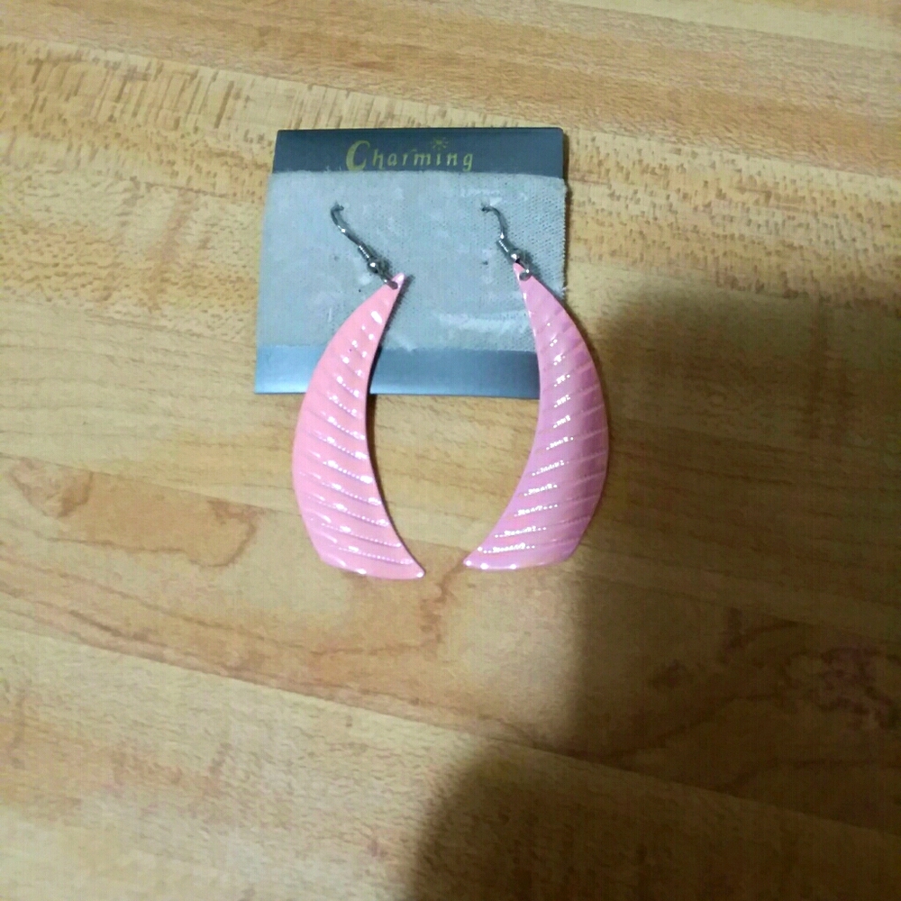 2/20Vintage earrings pink dangling charming